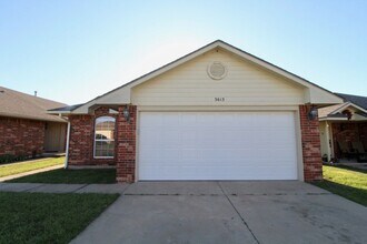 Building Photo - 3613 Ellis Ave