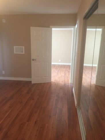 Building Photo - 1712 N Kingsley Dr