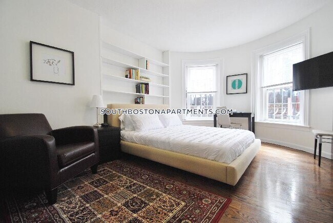 Foto del edificio - 538 E Broadway