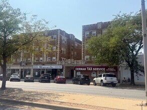 Building Photo - 5017 W Cermak Rd