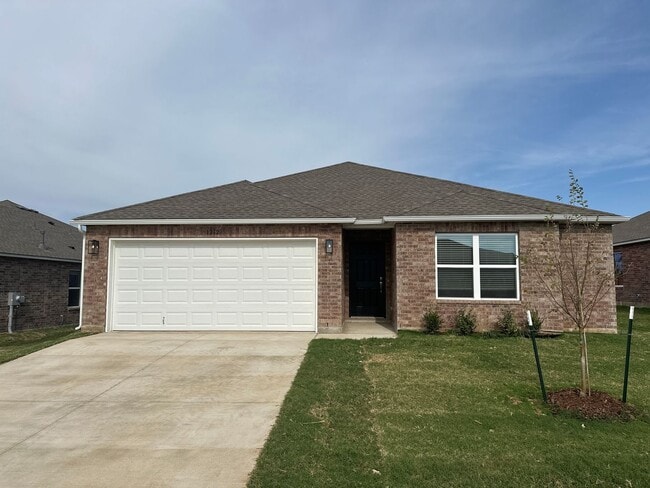 Building Photo - Now Pre-Leasing! Your Next 4-Bedroom, 2-Bath Home in Broken Arrow Awaits!