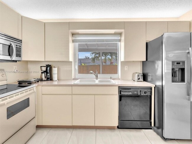 Foto del edificio - 14230 SW 74th Terrace