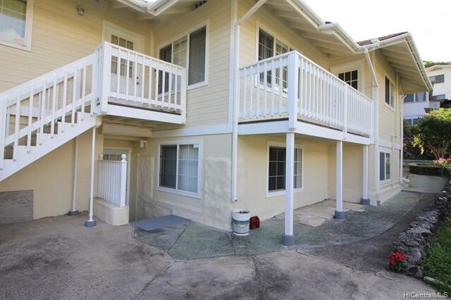 Primary Photo - 2714 E Manoa Rd