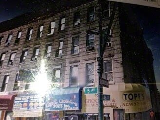 Foto principal - 476 46th St