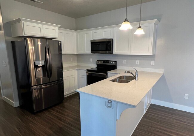 Building Photo - 14659 Bloom Dr