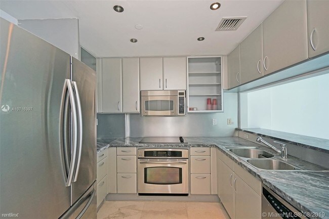 Building Photo - 1 br, 1 bath  - The Bentley Bay