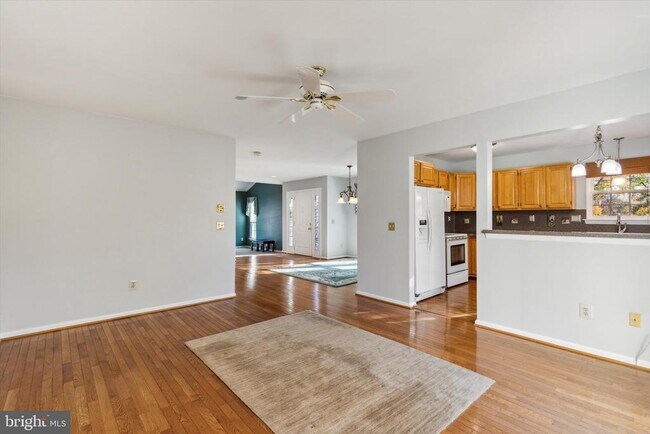 Foto del edificio - 322 Country Club Dr