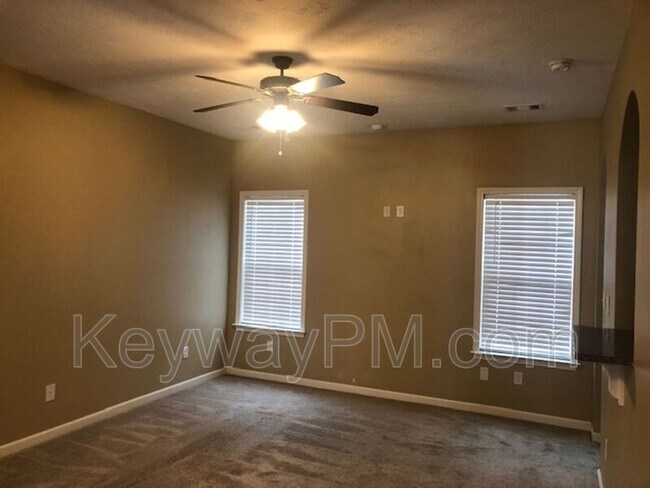 Foto del edificio - 1203 Derby Ln