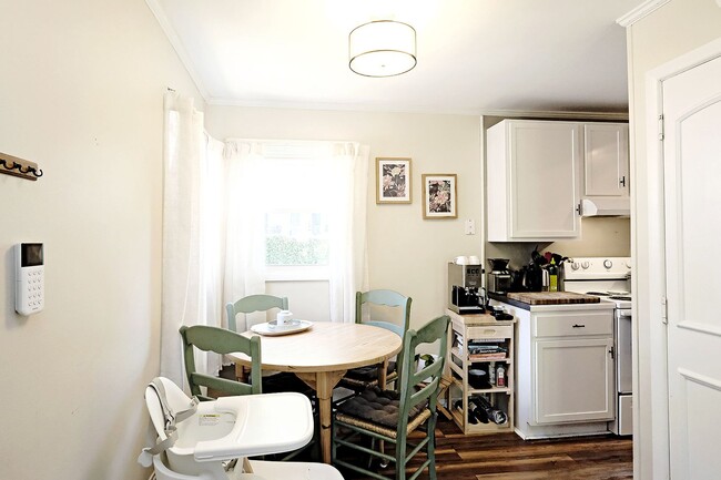 Building Photo - Pet-Friendly Fry's Spring Home With Fenced Yard