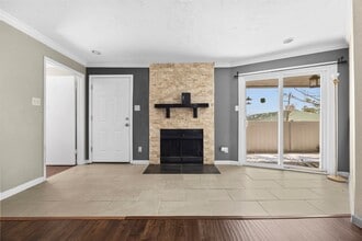 Building Photo - 10673 Braes Bend Dr