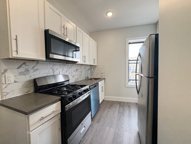 Building Photo - 158 Bergen Ave