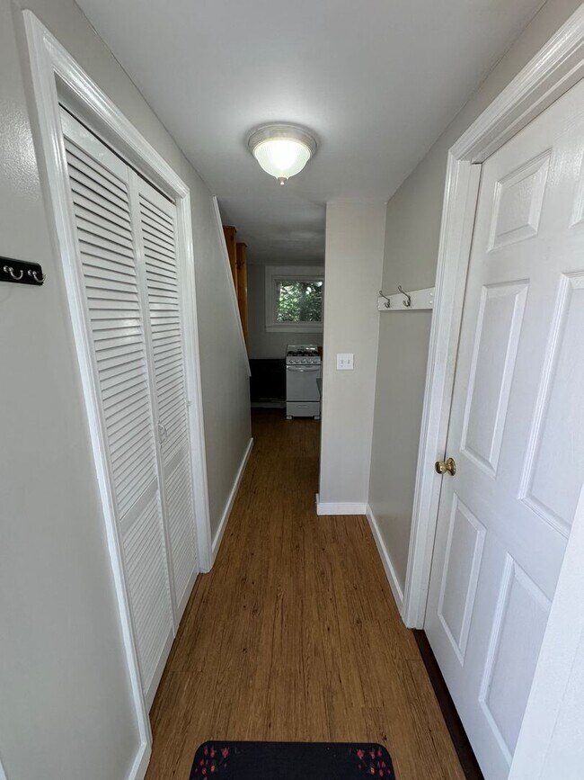 Building Photo - North AVL - Simple, Private, Cute!