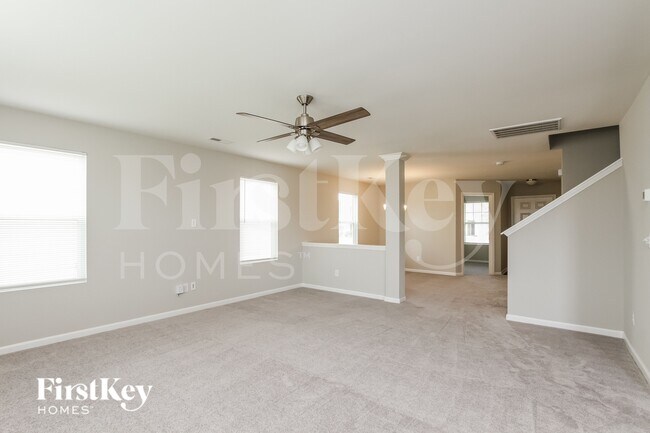 Foto del edificio - 167 Hidden Lakes Rd