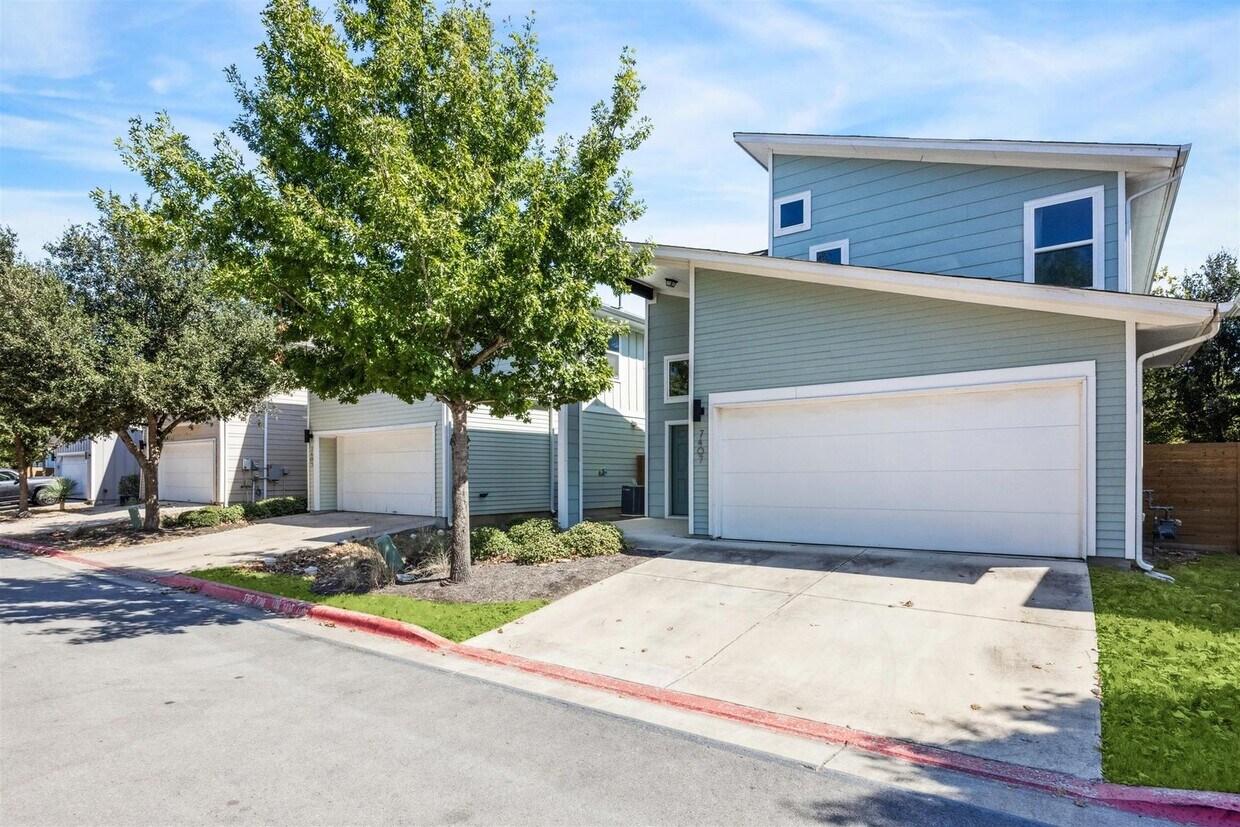 Primary Photo - Modern 3-Bed, 2.5-Bath Home with Fenced Ya...