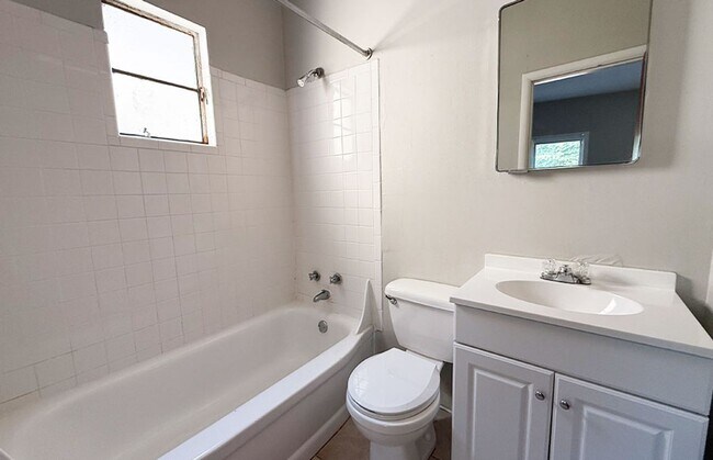 Foto del edificio - 3419 Telford St