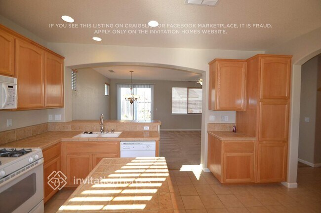 Foto del edificio - 1901 Pyramid Creek Dr