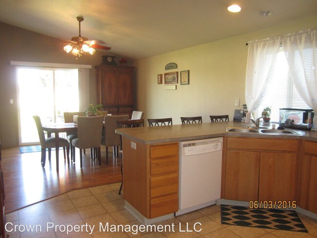 Foto del edificio - 3 br, 2 bath House - 5516 Dundas Lane