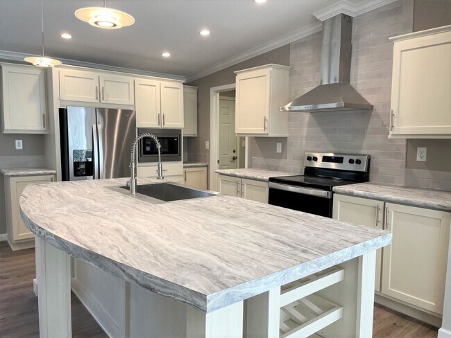 Foto del edificio - 1077 Cloverleaf Cir