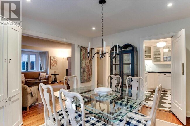 Photo du bâtiment - 313 Lonsdale Rd