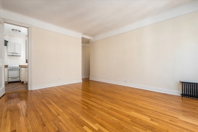 Building Photo - 510 W 110th St