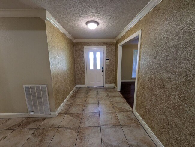 Foto del edificio - 790 Norwood Dr