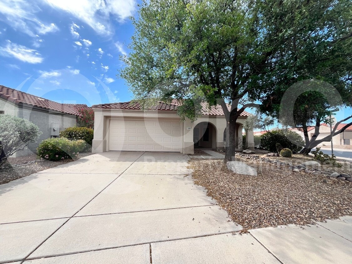 Primary Photo - 13853 N Lobelia Way