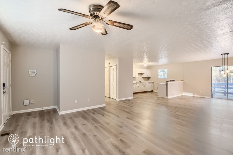 Primary Photo - 3 br, 3 bath House - 208 Pine St UNIT
