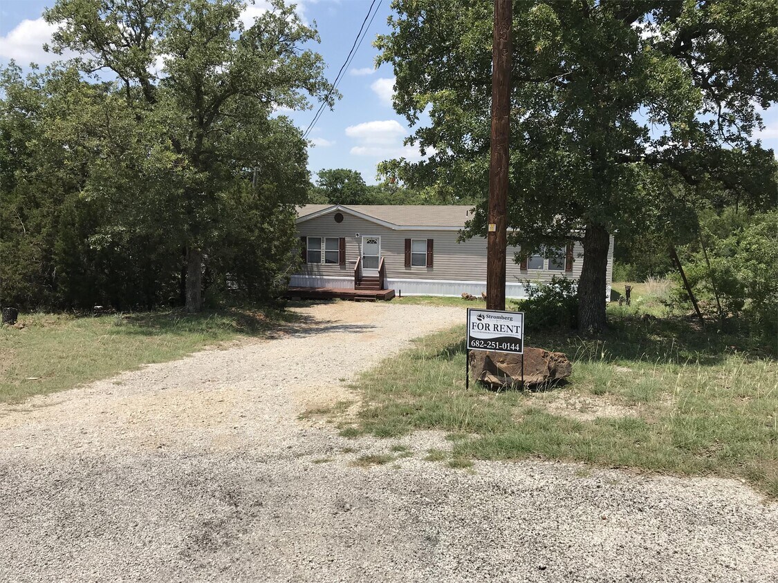 366 Twin Oaks Rd, Mineral Wells, TX 76067 House Rental in Mineral