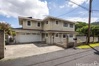 Building Photo - 3329 Woodlawn Dr
