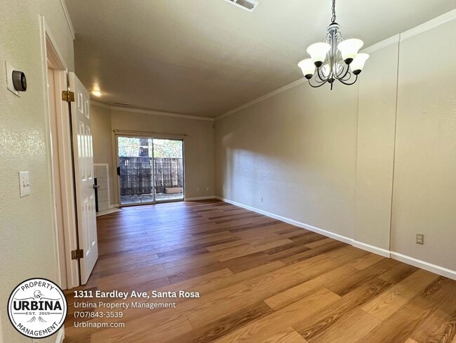 Building Photo - Stylish 2 Bedroom Santa Rosa Townhome with New Flooring Downstairs