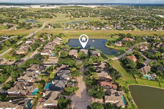 Building Photo - 10206 Pine Flats Dr
