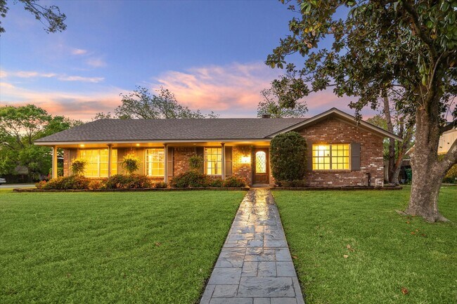 Building Photo - 9222 Bronco Dr