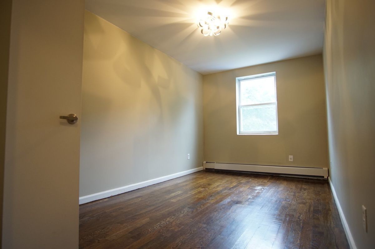 Primary Photo - 329A Pulaski St