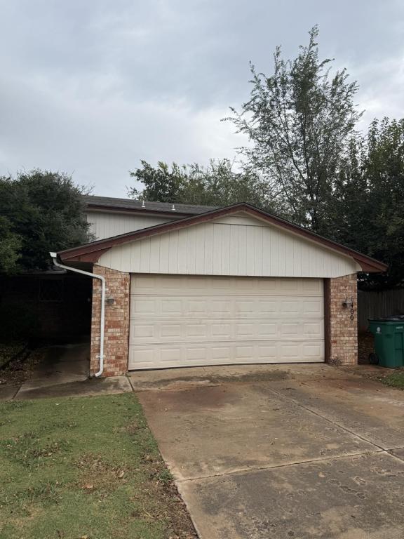 Photo - 6400 Galaxie Dr House