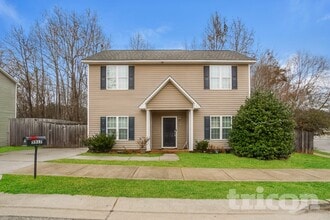 Building Photo - 5517 Landreaux Dr