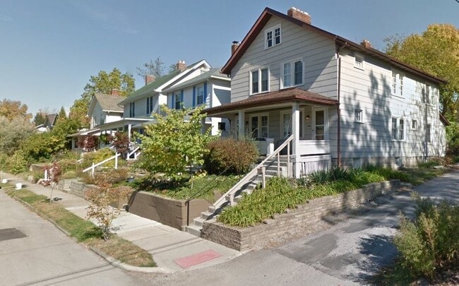 Building Photo - 2846 East Ave