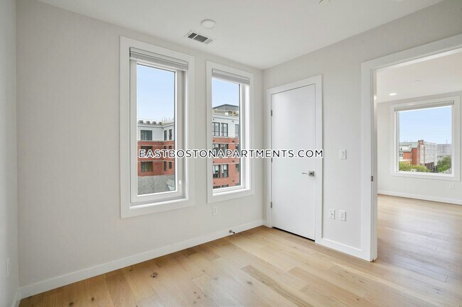 Foto del edificio - 194 Sumner St.