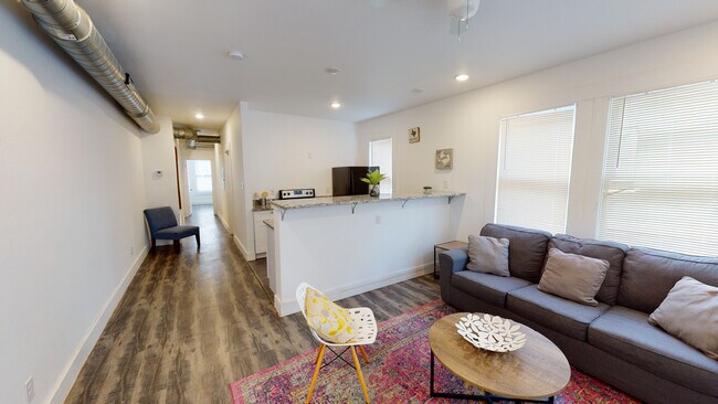 Foto del edificio - 402 E Dewey Pl