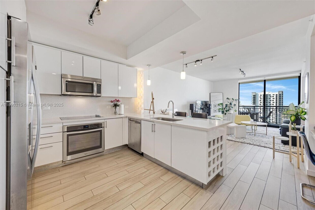 Foto principal - 999 SW 1st Ave