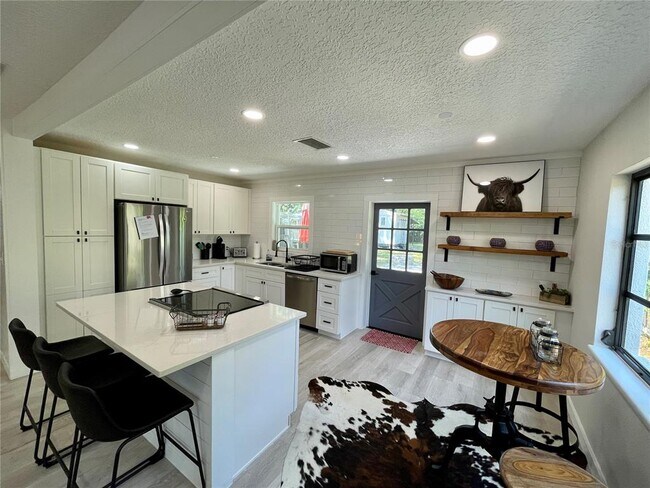Foto del edificio - 411 17th Ave W
