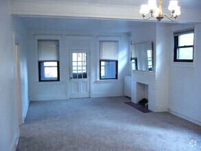 Building Photo - 5556 Avondale Pl
