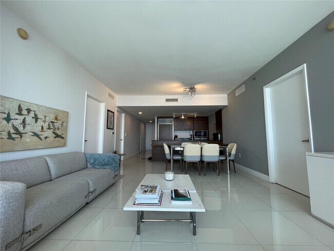 Building Photo - 475 Brickell Ave