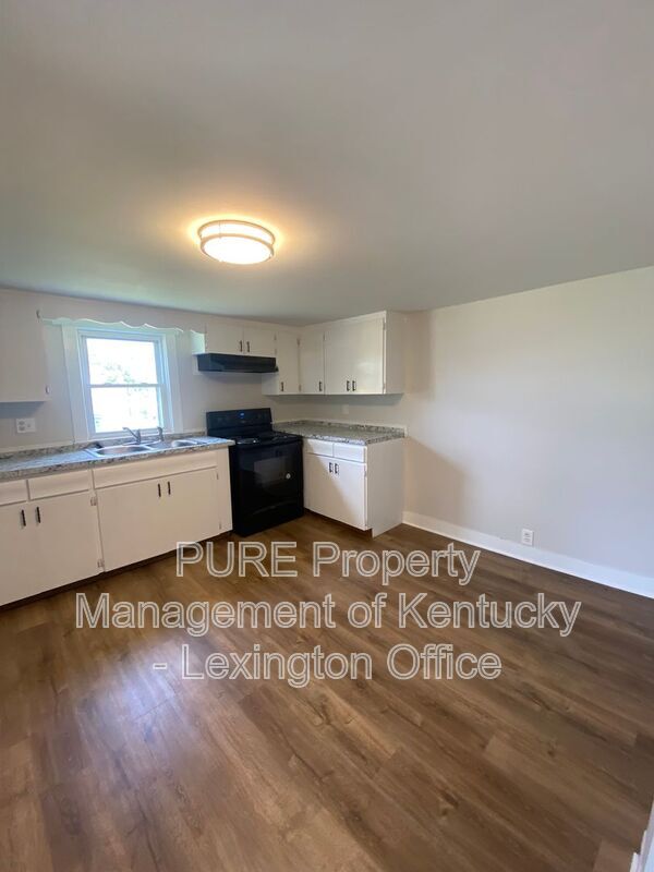 Foto del edificio - 844 Warwick Rd