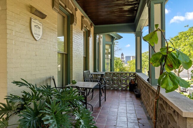 Foto del edificio - Great Heritage Hill Apartment for Rent