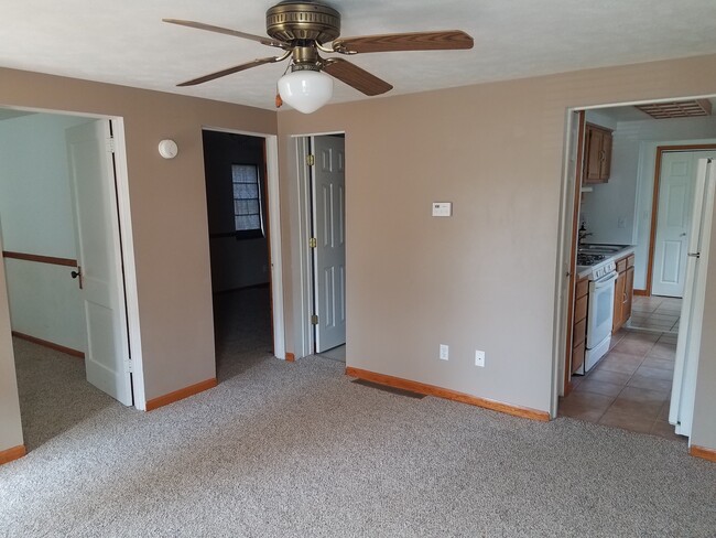 Building Photo - Peoria Heights!  2 Bedroom/1 Bathroom For ...