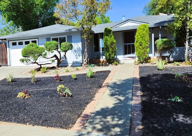 Building Photo - 4953 Kenson Dr