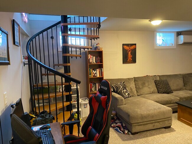 Building Photo - 543 Dorchester Ave