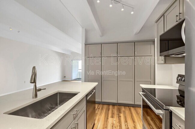Foto del edificio - 551 N Pearl St