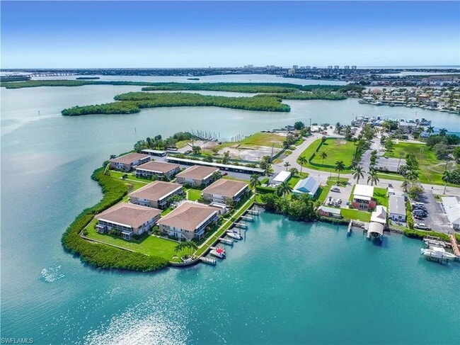 Building Photo - 330 Kon Tiki Dr