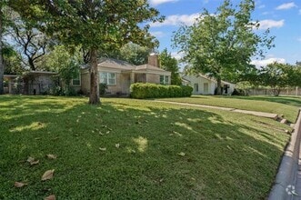 Building Photo - 631 Eastwood Ave